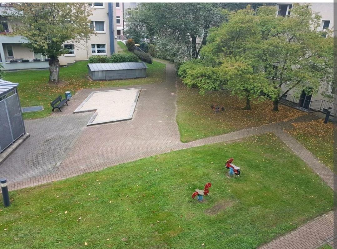 Nette,Kleine Wohnung In Gute Lage إسن المظهر الخارجي الصورة